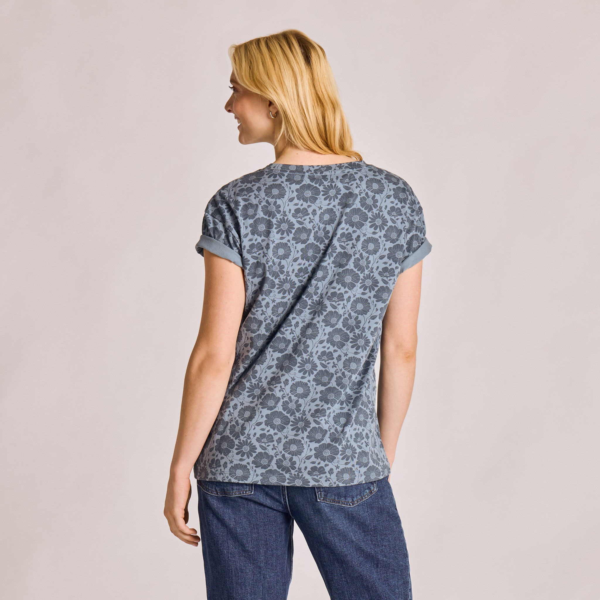 Women's Inkblock Floral Pattern Crusher-LITE Easy Vee