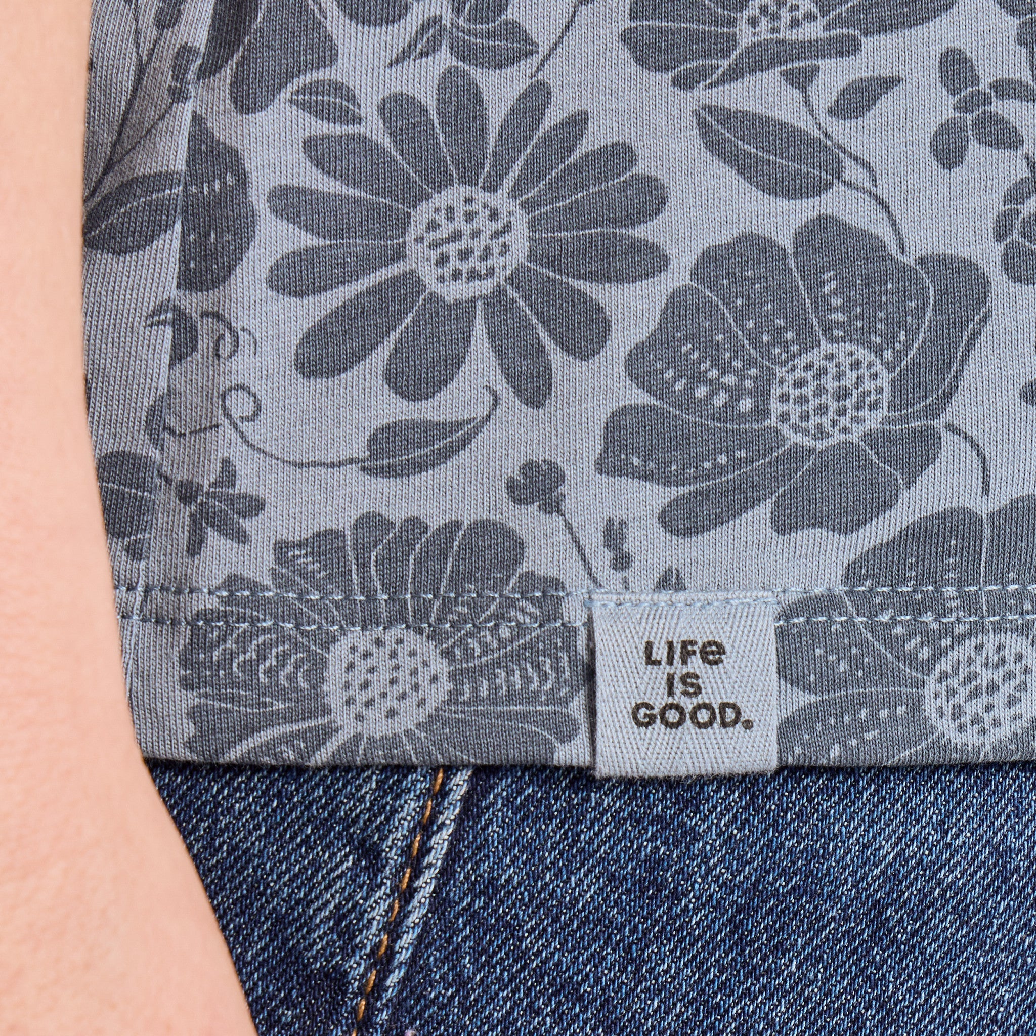 Women's Inkblock Floral Pattern Crusher-LITE Easy Vee