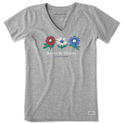 Women's America the Beautiful Daisies Short Sleeve Vee
